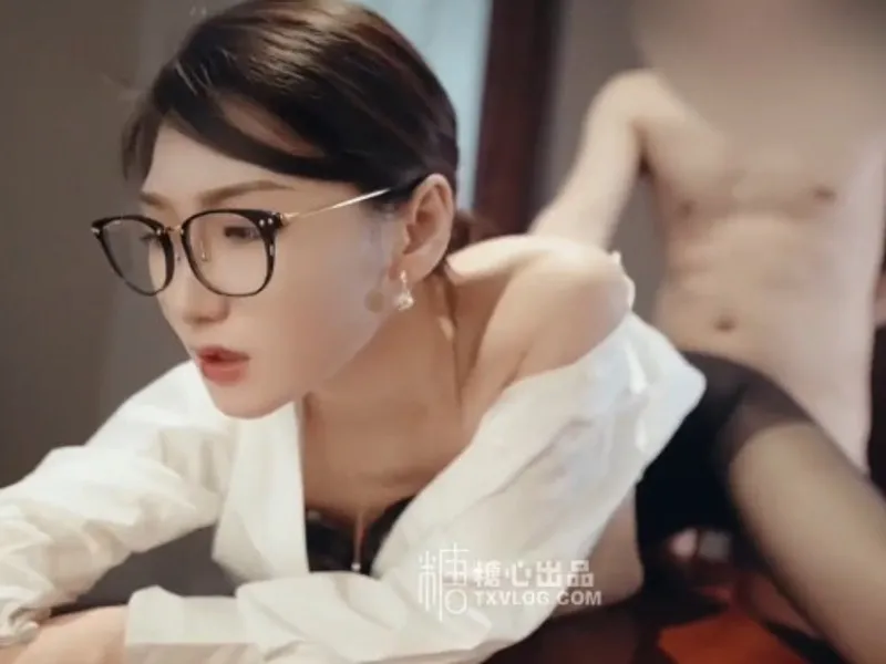 Vào phòng riêng được sếp nữ dâm dục mút của quý cho