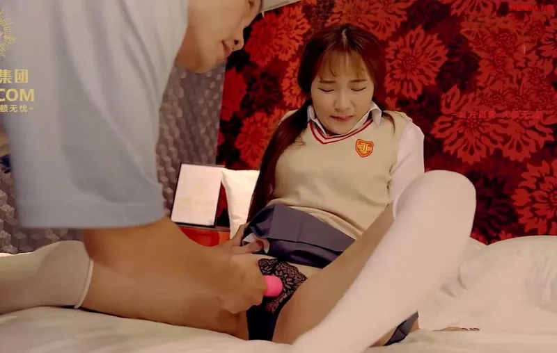 Bé xinh dùng thân thế chấp tiền cho bố vay tiền bọn xã hội đen